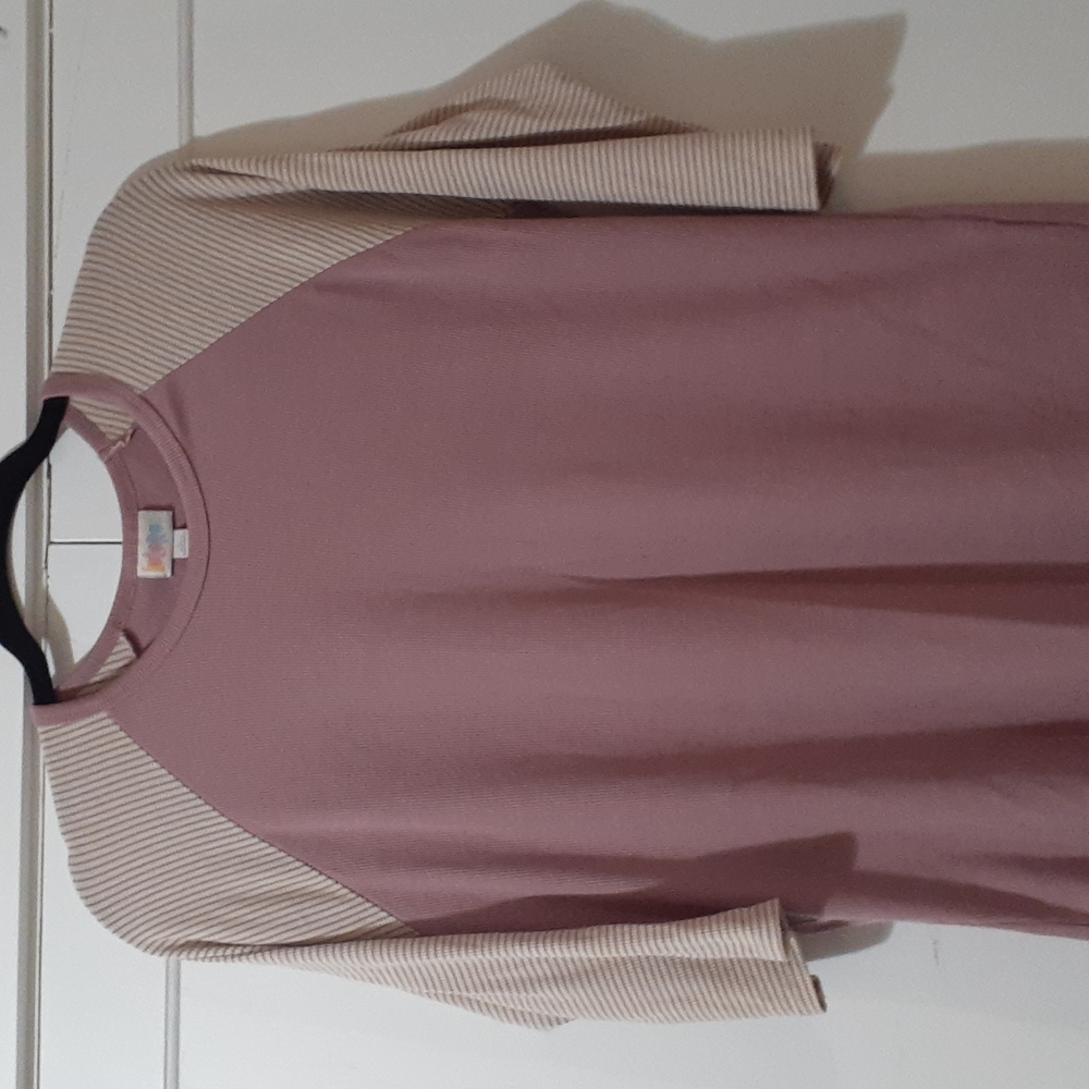 Lularoe Randy tee